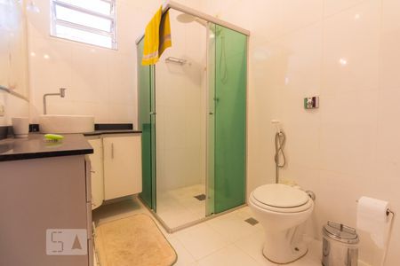 Banheiro de casa à venda com 2 quartos, 100m² em Jardim Itapeva, São Paulo