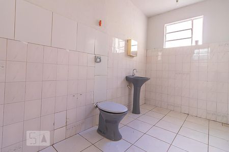 Banheiro de casa à venda com 2 quartos, 70m² em Concórdia, Belo Horizonte