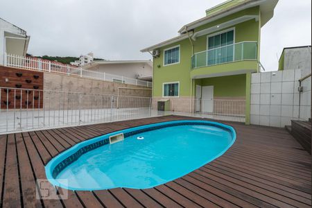 Piscina de casa para alugar com 5 quartos, 220m² em Bela Vista, São José