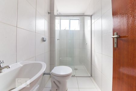 Banheiro suíte de apartamento para alugar com 3 quartos, 90m² em Itacorubi, Florianópolis