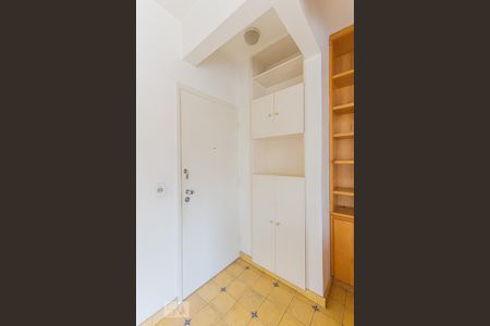 Porta entrada de apartamento para alugar com 2 quartos, 65m² em Vila Pompéia, São Paulo