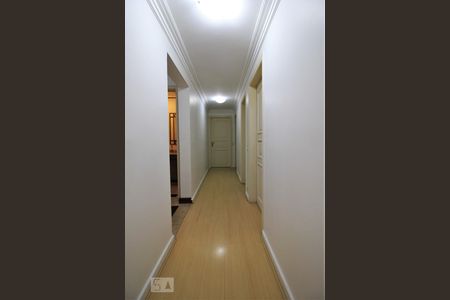 Corredor de apartamento à venda com 4 quartos, 160m² em Vila Suzana, São Paulo