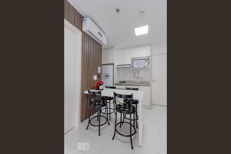 Sala de apartamento para alugar com 1 quarto, 40m² em Jardim Goiás, Goiânia