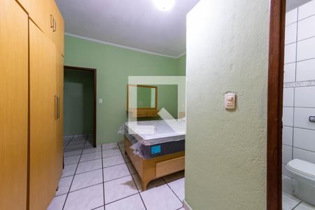 Suíte de casa à venda com 3 quartos, 373m² em Vila Diva (zona Leste), São Paulo