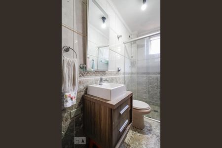 Banheiro de apartamento à venda com 2 quartos, 66m² em Quitaúna, Osasco