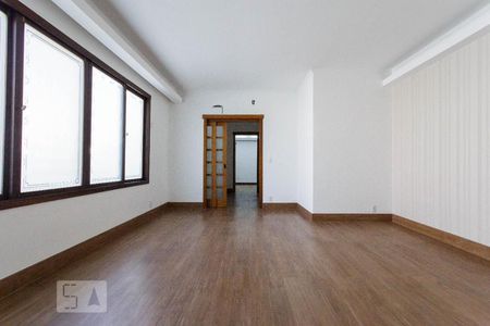 Sala de casa à venda com 2 quartos, 120m² em São João, Porto Alegre