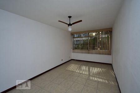 Sala  de apartamento para alugar com 2 quartos, 75m² em Ingá , Niterói