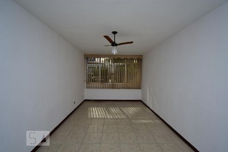 Sala  de apartamento para alugar com 2 quartos, 75m² em Ingá , Niterói