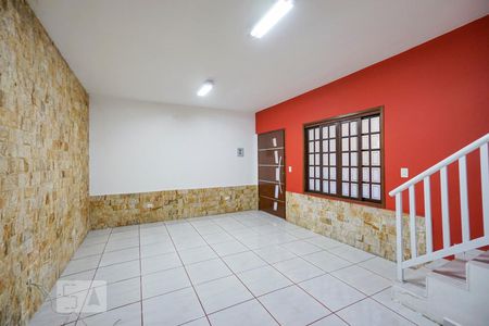 Sala de casa para alugar com 2 quartos, 100m² em Vila Paranaguá, São Paulo