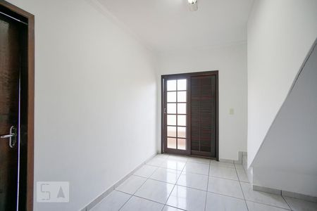 Quarto 1 de casa para alugar com 2 quartos, 100m² em Vila Paranaguá, São Paulo