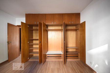 Armário do Quarto 2 de casa para alugar com 4 quartos, 220m² em Vila Butantã, São Paulo