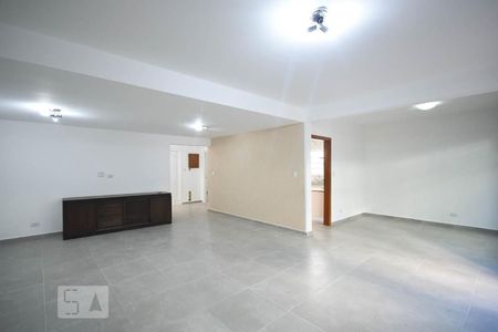 Sala de casa para alugar com 4 quartos, 220m² em Vila Butantã, São Paulo