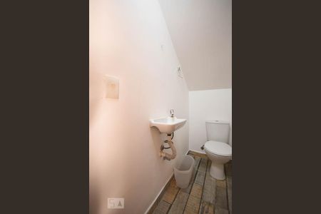 Lavabo de casa para alugar com 4 quartos, 220m² em Vila Butantã, São Paulo