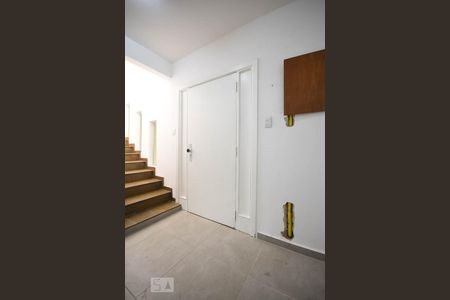 Hall de Entrada de casa para alugar com 4 quartos, 220m² em Vila Butantã, São Paulo