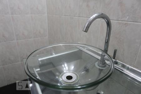 Lavabo de casa para alugar com 6 quartos, 420m² em Bela Vista, Osasco