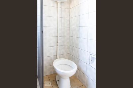 Banheiro de apartamento à venda com 2 quartos, 60m² em Guajuviras, Canoas