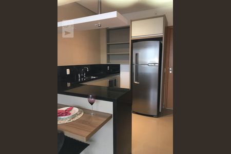 Cozinha de apartamento para alugar com 1 quarto, 45m² em Tamboré, Santana de Parnaíba