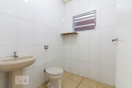Banheiro  de casa à venda com 1 quarto, 120m² em Vila Talarico, São Paulo