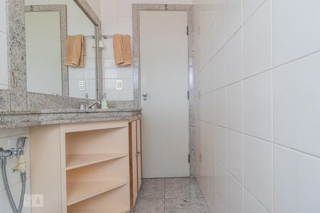 Banheiro de apartamento à venda com 3 quartos, 123m² em Prado, Belo Horizonte