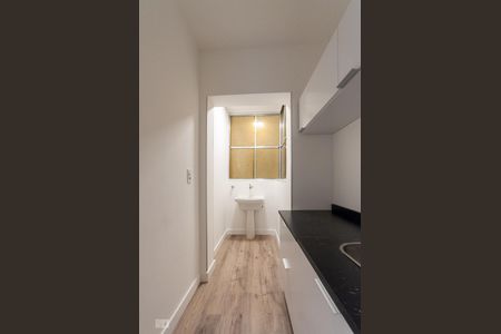 Cozinha e Lavanderia de kitnet/studio para alugar com 1 quarto, 45m² em Centro, Campinas