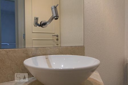 Lavabo de apartamento para alugar com 3 quartos, 110m² em Vila Suzana, São Paulo