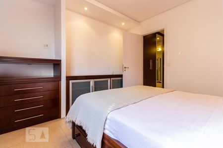 Quarto de apartamento à venda com 1 quarto, 68m² em Alphaville Industrial, Barueri