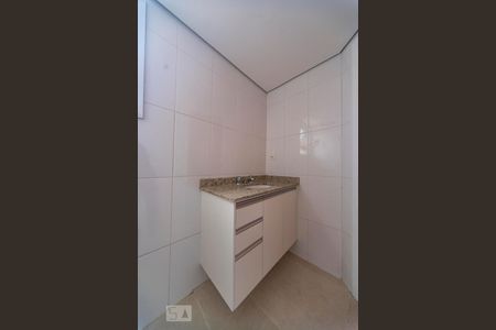 Banheiro de apartamento à venda com 2 quartos, 53m² em Parque das Nações, Santo André