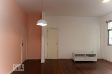 Sala de apartamento à venda com 3 quartos, 100m² em Leblon, Rio de Janeiro