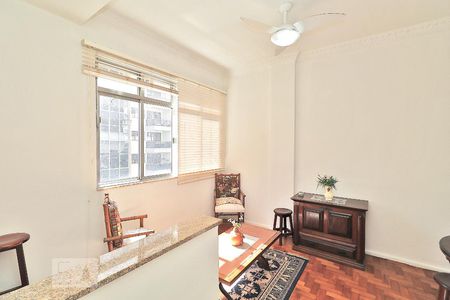 Sala. de apartamento para alugar com 1 quarto, 40m² em Copacabana, Rio de Janeiro