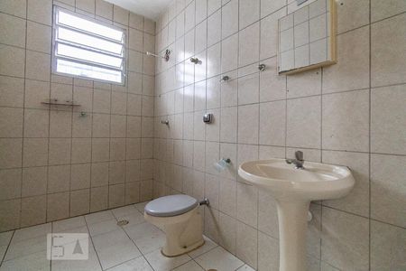 Banheiro de casa para alugar com 3 quartos, 70m² em Vila Esperança, São Paulo