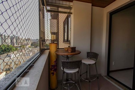 Apartamento à venda com 2 quartos, 56m² em Vila Ipiranga, Porto Alegre