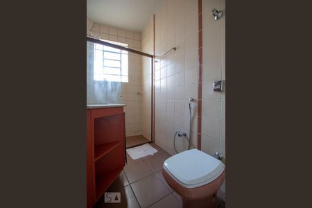 Banheiro de apartamento para alugar com 2 quartos, 65m² em Serra, Belo Horizonte