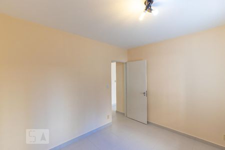 Quarto de apartamento à venda com 1 quarto, 45m² em Cambuí, Campinas