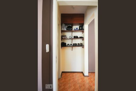 Corredor de apartamento para alugar com 1 quarto, 43m² em Centro Histórico, Porto Alegre