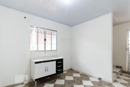 Cozinha de apartamento para alugar com 1 quarto, 48m² em Vila Jacuí, São Paulo