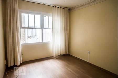 Quarto 3 de apartamento para alugar com 3 quartos, 82m² em Rio Branco, Porto Alegre