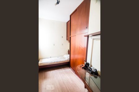 Quarto 2 de apartamento para alugar com 3 quartos, 82m² em Rio Branco, Porto Alegre