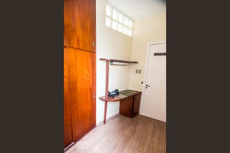 Quarto 2 de apartamento para alugar com 3 quartos, 82m² em Rio Branco, Porto Alegre