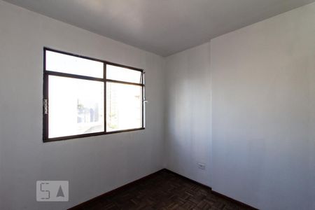 Quarto 1 de apartamento para alugar com 2 quartos, 51m² em Rebouças, Curitiba