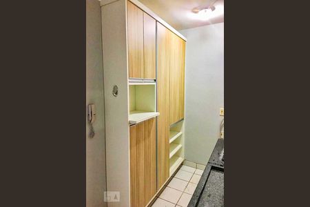 Cozinha  de apartamento para alugar com 2 quartos, 60m² em Humaitá, Porto Alegre