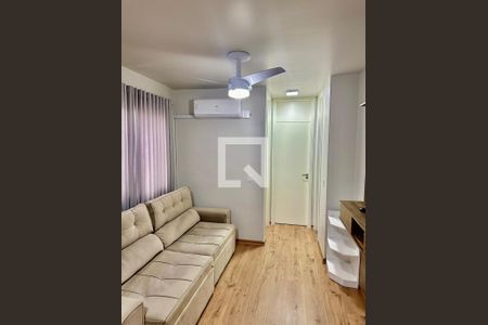 Sala de apartamento para alugar com 2 quartos, 60m² em Humaitá, Porto Alegre