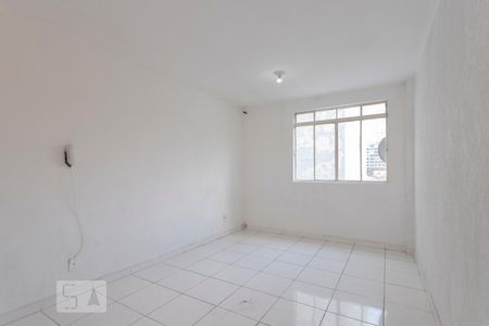 Quarto de kitnet/studio para alugar com 1 quarto, 29m² em Santa Efigênia, São Paulo