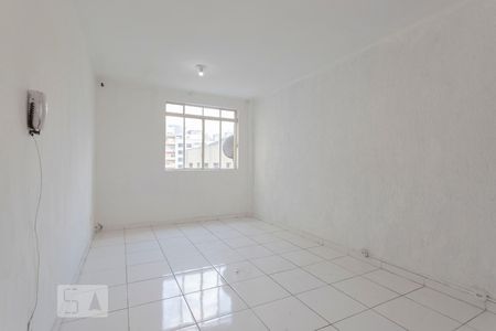 Quarto de kitnet/studio para alugar com 1 quarto, 29m² em Santa Efigênia, São Paulo