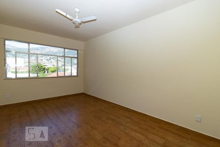 Apartamento à venda com 77m², 2 quartos e 1 vagaSala