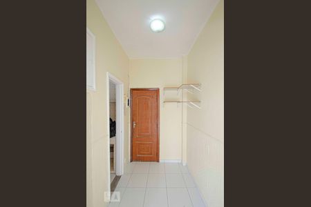 Hall de Entrada de kitnet/studio para alugar com 1 quarto, 30m² em Tijuca, Rio de Janeiro