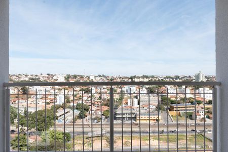 Sala - Visão da Sacada de apartamento para alugar com 3 quartos, 70m² em Jardim Guanabara, Belo Horizonte