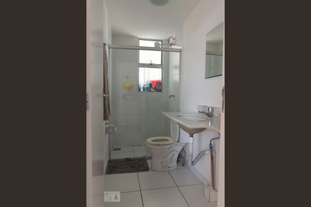 Banheiro social de apartamento para alugar com 3 quartos, 70m² em Jardim Guanabara, Belo Horizonte