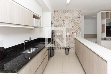 Sala/Cozinha de apartamento para alugar com 1 quarto, 68m² em Vila Nova Conceição, São Paulo