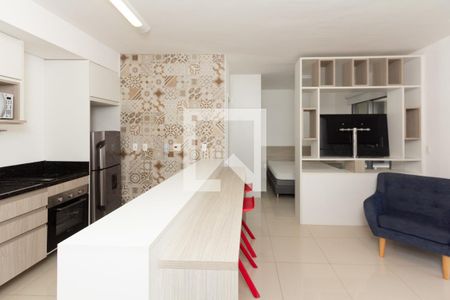 Sala/Cozinha de apartamento para alugar com 1 quarto, 68m² em Vila Nova Conceição, São Paulo