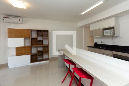 Sala/Cozinha de apartamento para alugar com 1 quarto, 68m² em Vila Nova Conceição, São Paulo